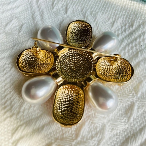 Craftsman Pearl Ceramic Hot Glazed Gold Floral Lapel Brooch Pin - Picture 16 of 16